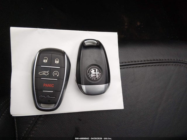 Alfa Romeo Giulia Estrema Awd