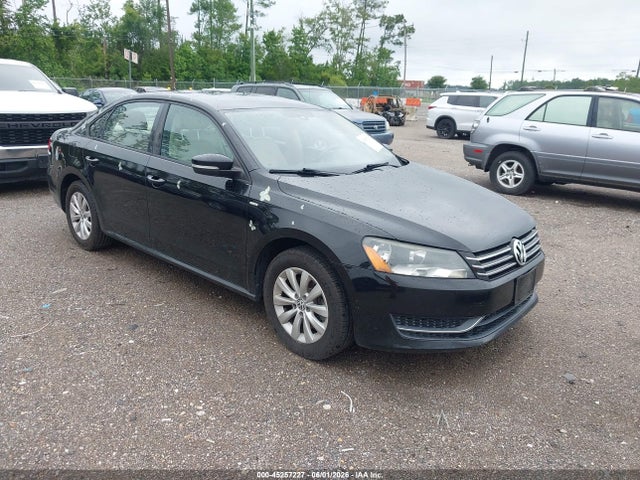 Salvage Volkswagen Passat Image