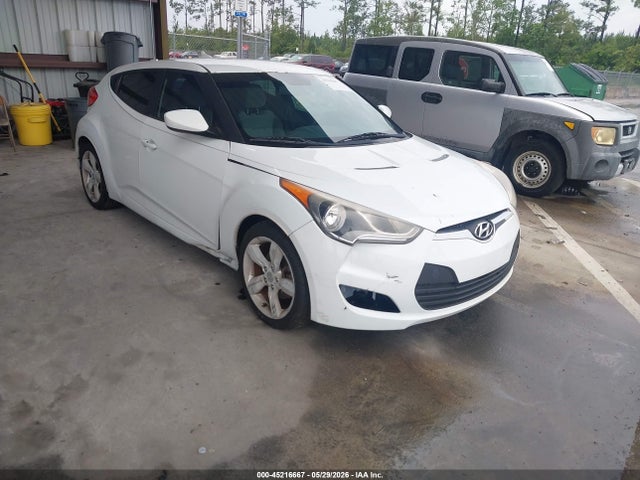 Salvage Hyundai VELOSTER Image