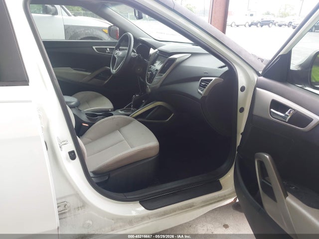 Hyundai VELOSTER