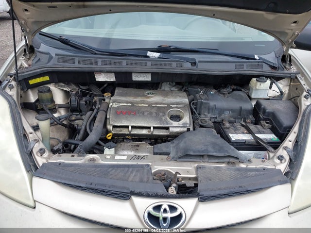 Toyota Sienna Le