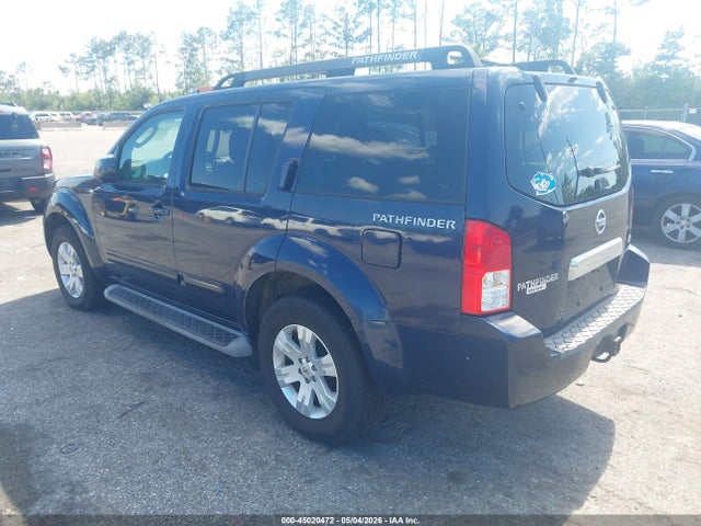 Nissan Pathfinder Le