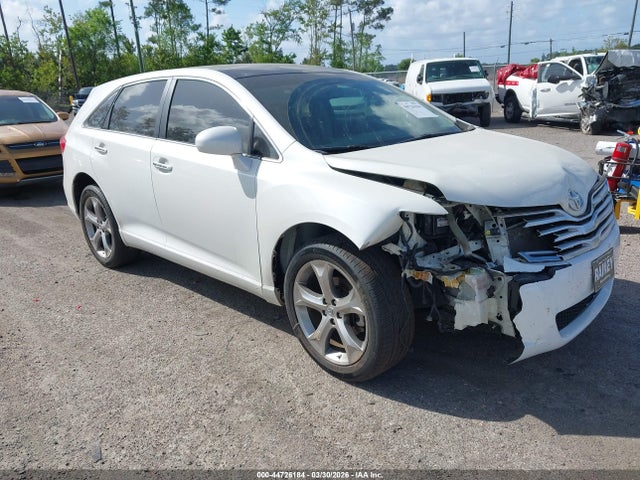 Salvage Toyota Venza Image