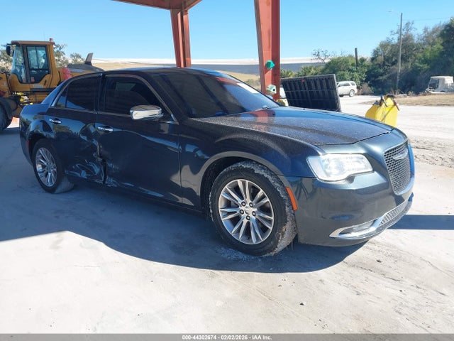 Salvage Chrysler 300c Image
