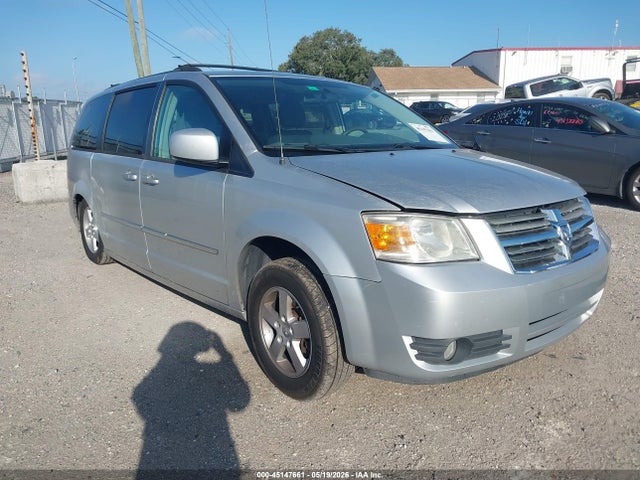 Salvage Dodge Grand Caravan Image