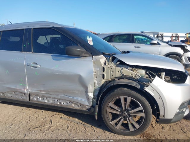 Nissan Kicks Sr