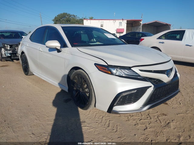 Salvage Toyota Camry Image
