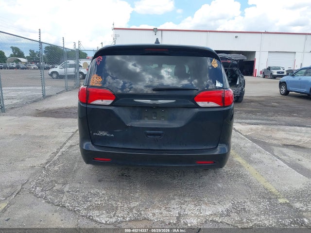 Chrysler Pacifica Touring