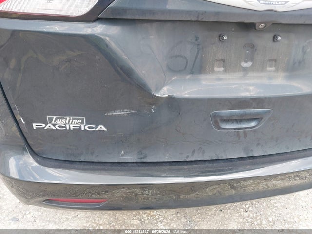 Chrysler Pacifica Touring