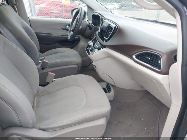 Chrysler Pacifica Touring