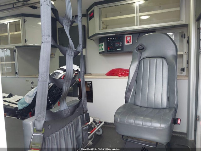 Chevrolet Express 4500 Diesel