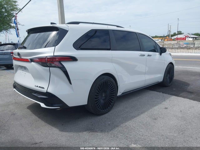 Toyota Sienna Xse