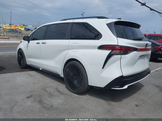 Toyota Sienna Xse