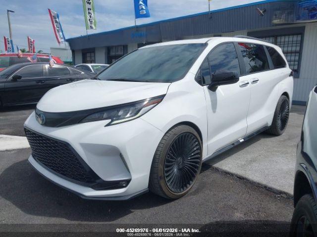 Toyota Sienna Xse