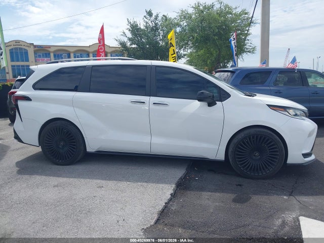 Toyota Sienna Xse