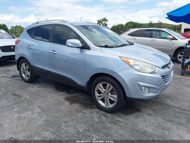 Salvage Hyundai TUCSON Image
