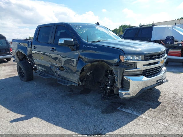 Salvage Chevrolet Silverado 1500 Image