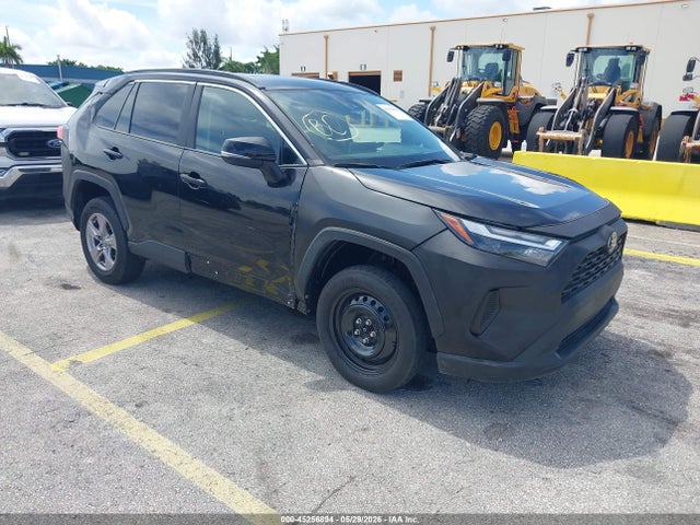 Salvage Toyota RAV4 Image
