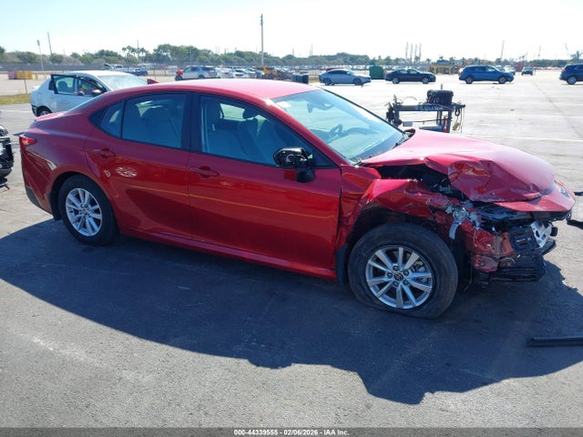 Salvage Toyota Camry Image