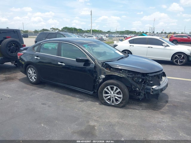 Salvage Nissan Altima Image