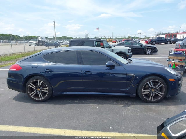 Porsche Panamera 4