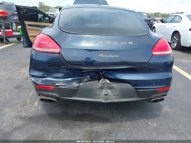 Porsche Panamera 4