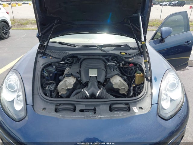 Porsche Panamera 4