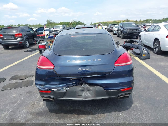 Porsche Panamera 4