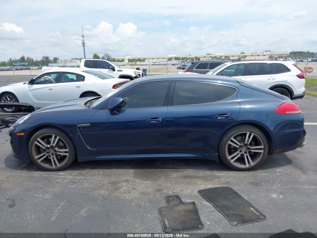 Porsche Panamera 4