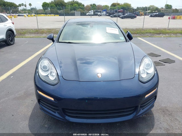 Porsche Panamera 4