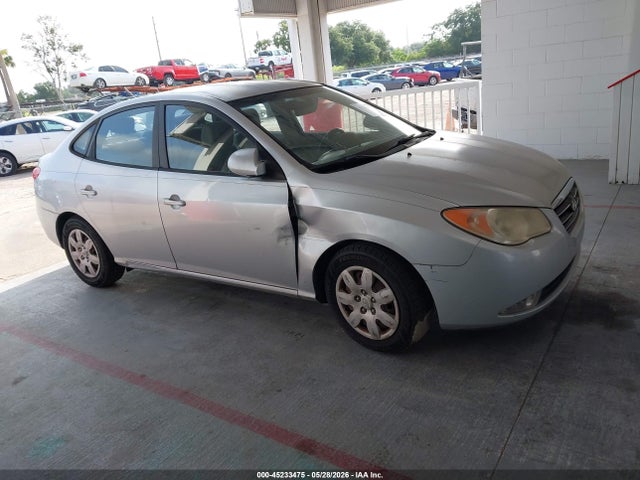 Salvage Hyundai ELANTRA Image