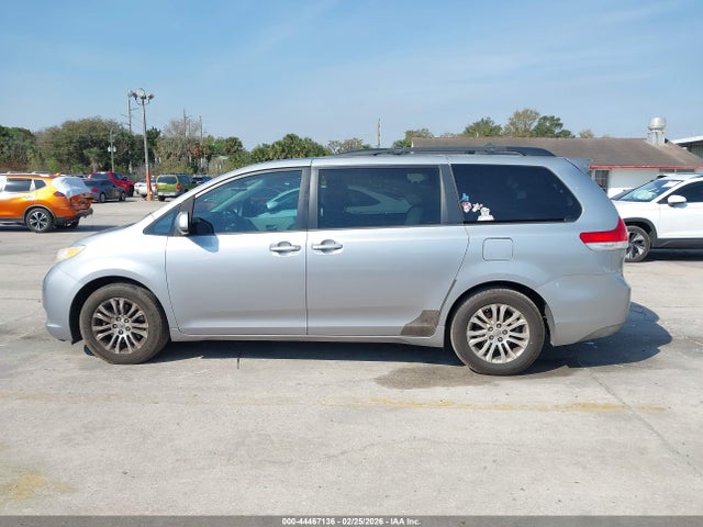 Toyota Sienna Xle V6 8 Passenger