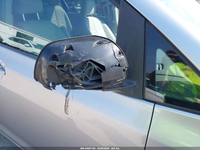Toyota Sienna Xle V6 8 Passenger