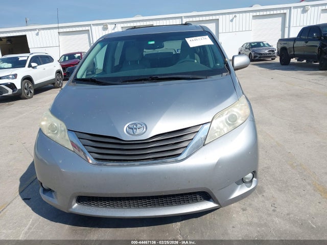 Toyota Sienna Xle V6 8 Passenger