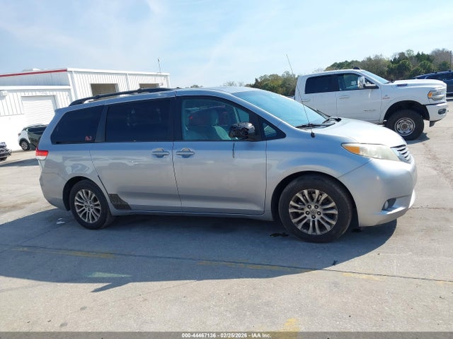 Toyota Sienna Xle V6 8 Passenger