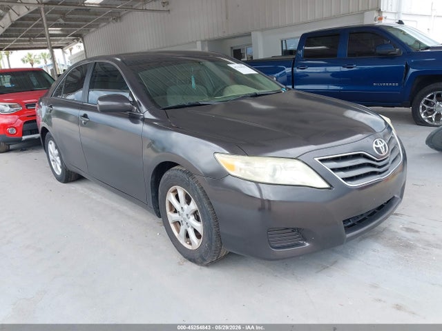 Salvage Toyota Camry Image