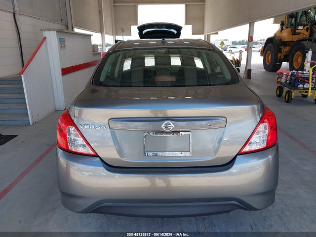 Nissan Versa 1.6 S
