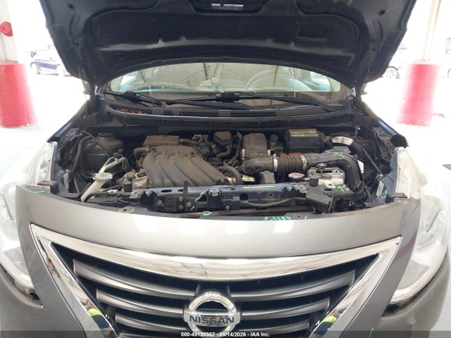 Nissan Versa 1.6 S