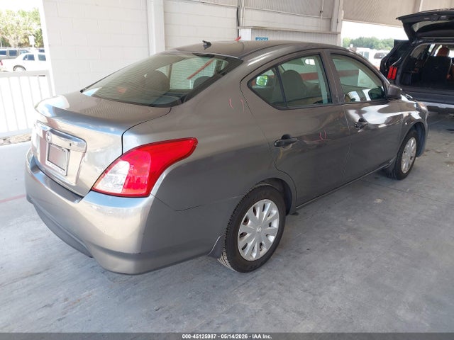 Nissan Versa 1.6 S
