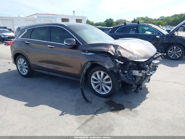 Salvage INFINITI Qx Image