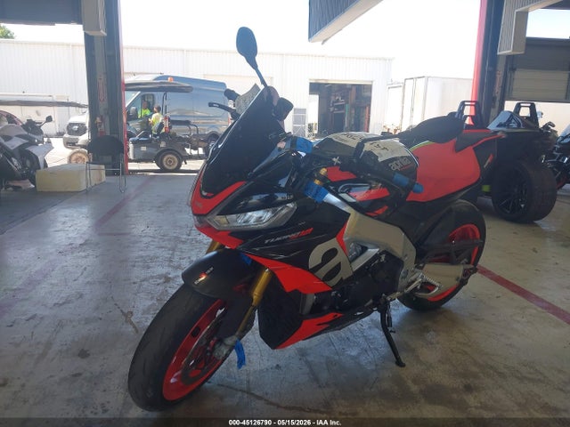 Aprilia Tuono V4 1100 Factory