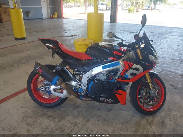 Aprilia Tuono V4 1100 Factory