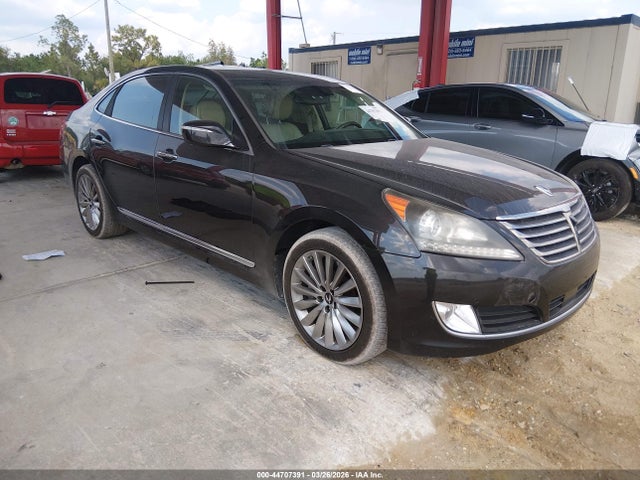 Salvage Hyundai Equus Image