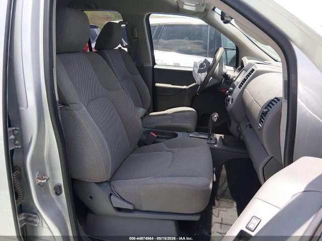 Nissan Frontier Sv