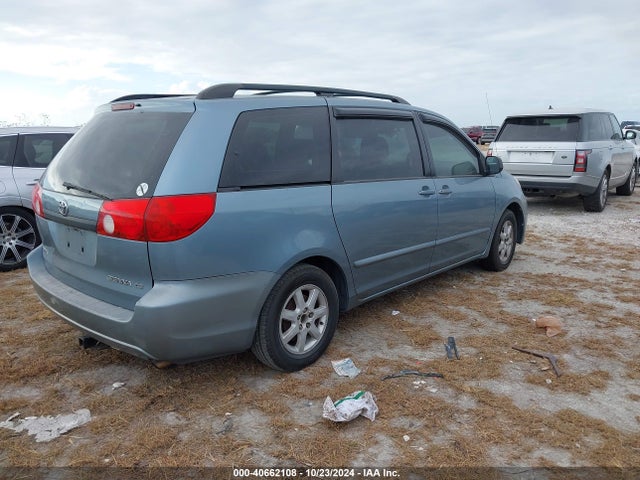 Toyota Sienna Ce