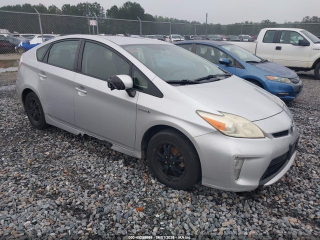Salvage Toyota Prius Image