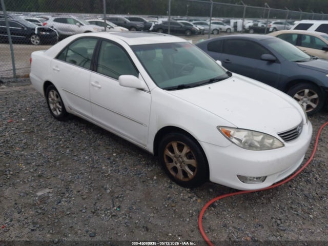 Salvage Toyota Camry Image