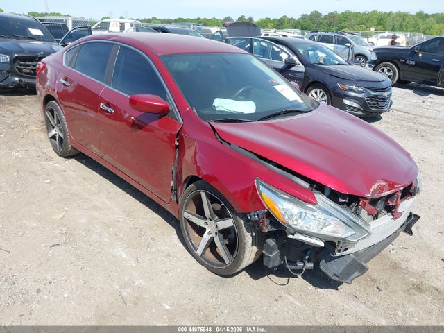 Salvage Nissan Altima Image