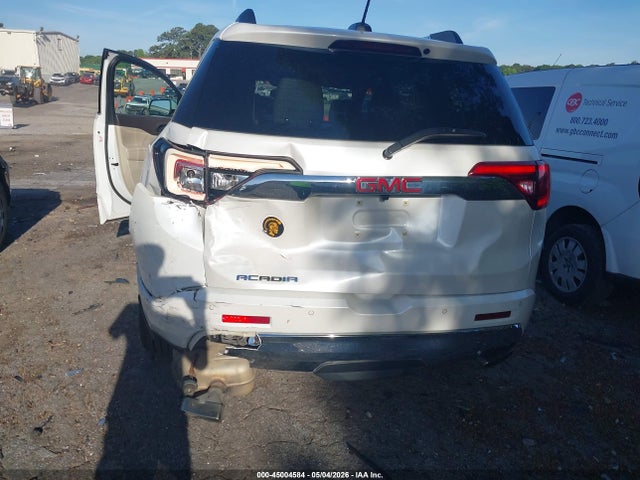 GMC Acadia Denali