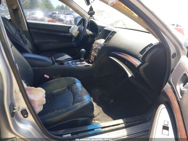 INFINITI G37 Journey